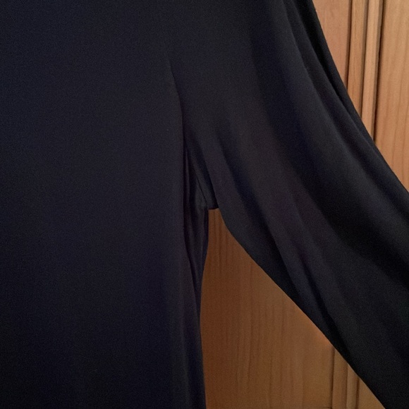 Cynthia Rowley black rayon/silk 3/4 sleeve lightweight deep scoop neck, size L - Picture 5 of 8